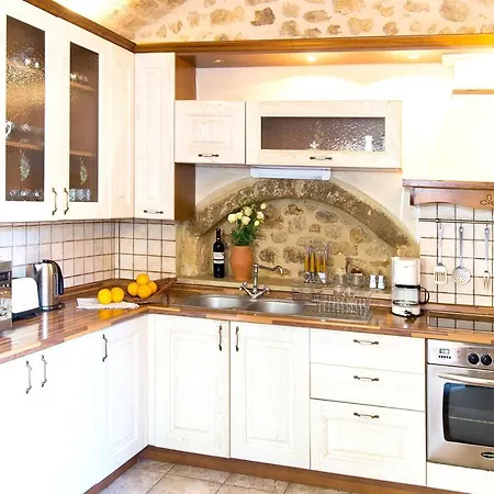 3 Bedrooms With Private Pool Furnished Terrace And Wifi At 2 Km Away From The Beach فيلة *