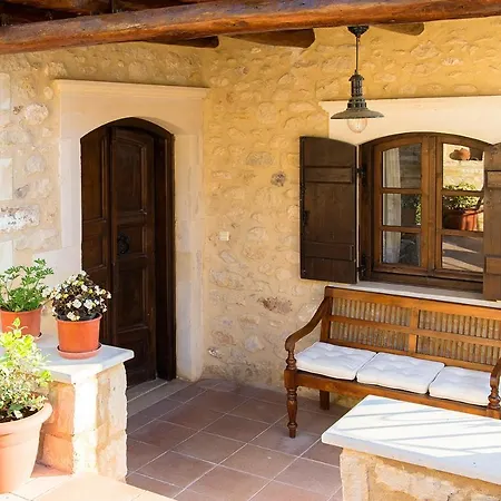 Βίλα 3 Bedrooms With Private Pool Furnished Terrace And Wifi At 2 Km Away From The Beach