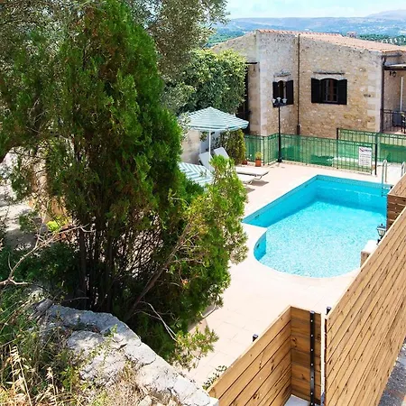 3 Bedrooms With Private Pool Furnished Terrace And Wifi At 2 Km Away From The Beach ヴィラ レティムノ