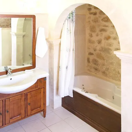3 Bedrooms With Private Pool Furnished Terrace And Wifi At 2 Km Away From The Beach レティムノ